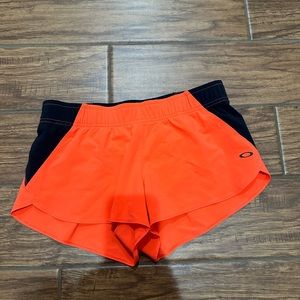 Women’s Oakley athletic shorts size small